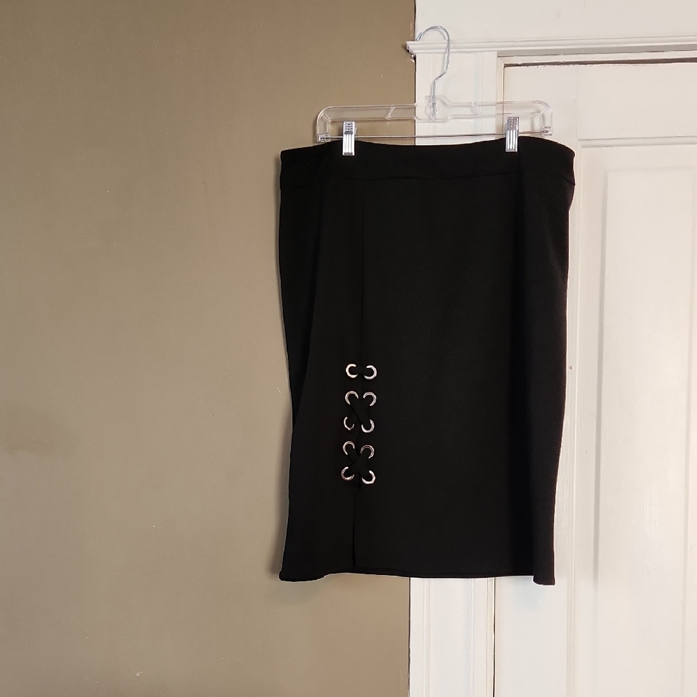 Avenue Black Pencil Skirt with Cut Out Detail